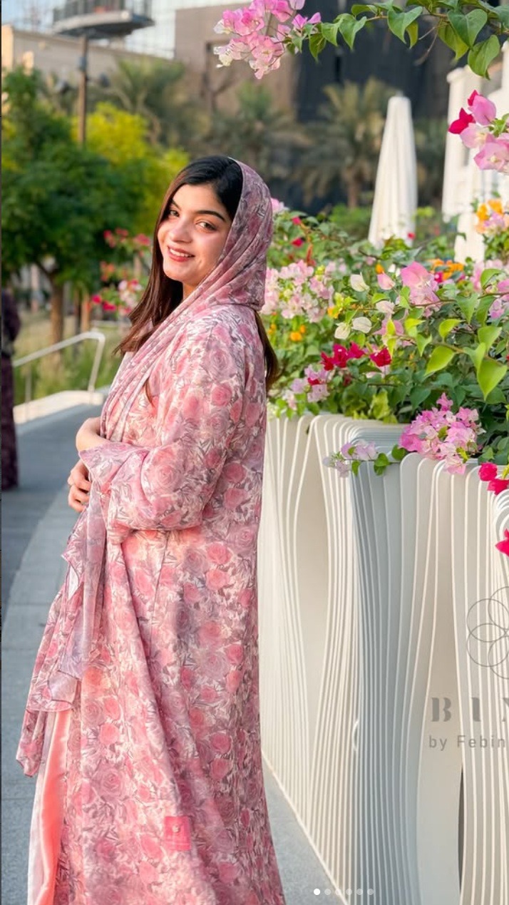 ROSY BLOOM